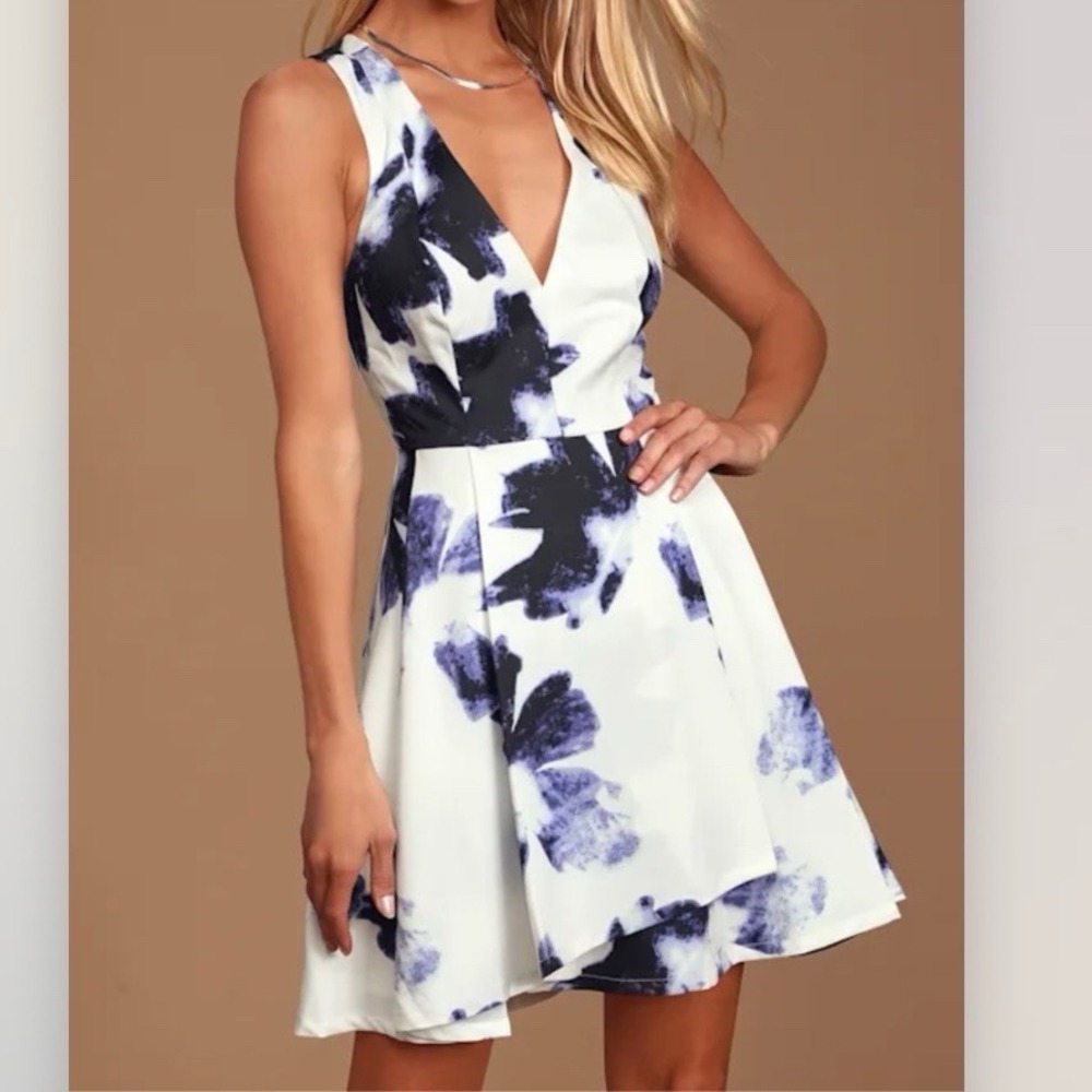 Lulus Seeing Chic Blue Ivory Racerback Sleeveless Skater Mini Flare Dress MEDIUM